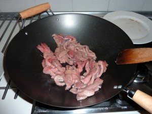 soffriggere la carne