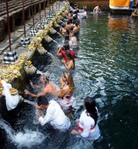 Il tempio Tirta Empul a Bali