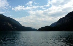 veduta del lago di molveno