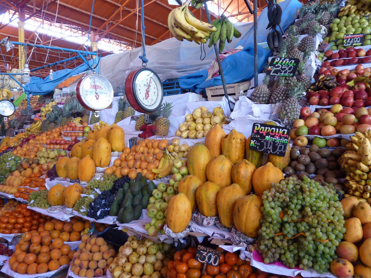mercato coperto di san camilo: trionfo di frutta