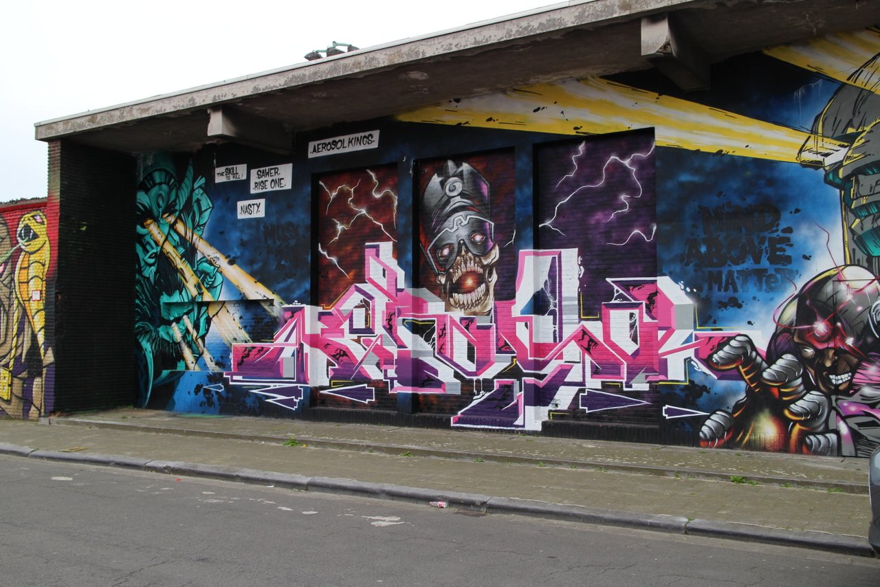 graffiti di anversa e street art: New Zuremborg
