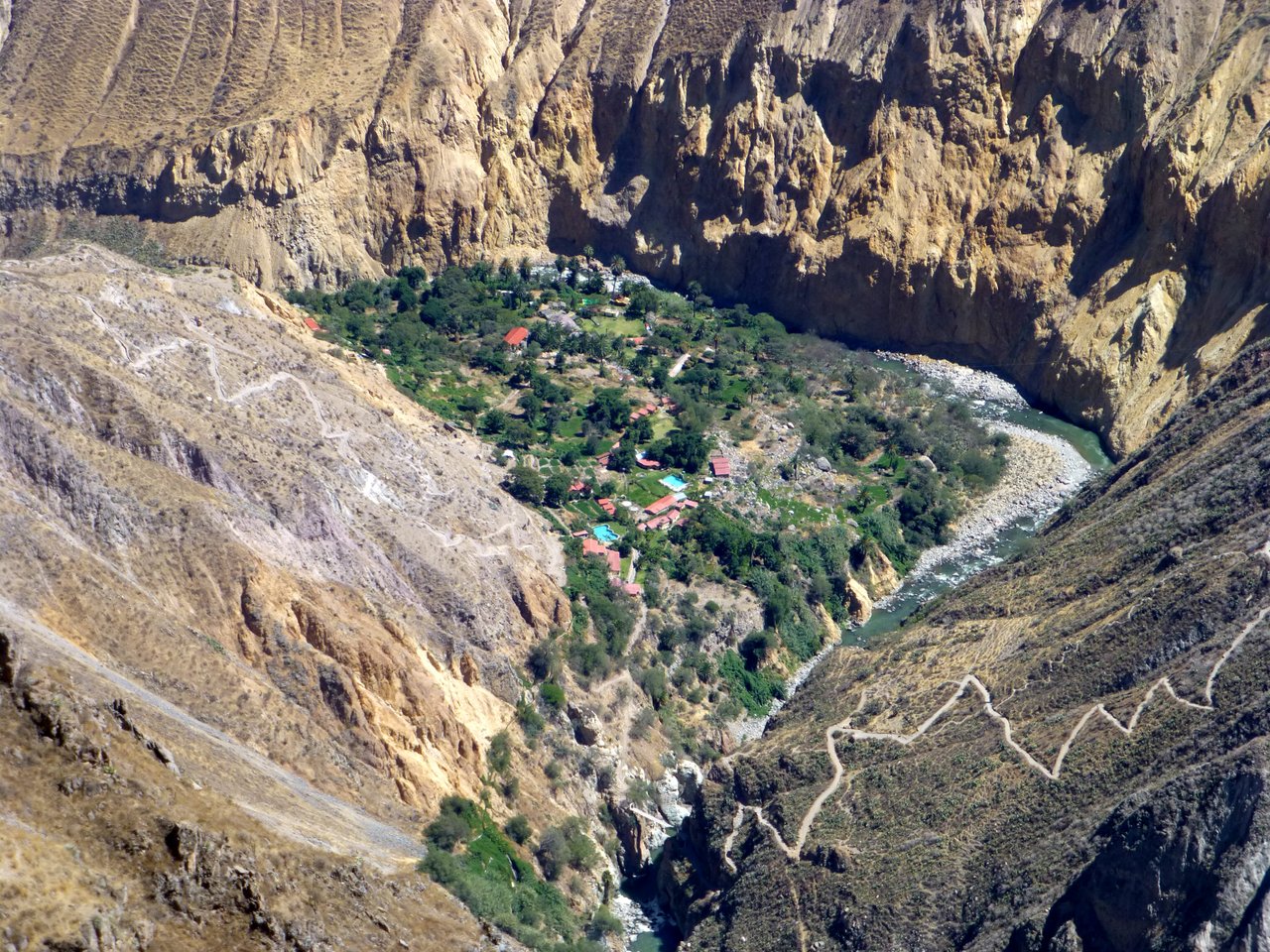 canyon del colca trekking: l'oasi di sangalle