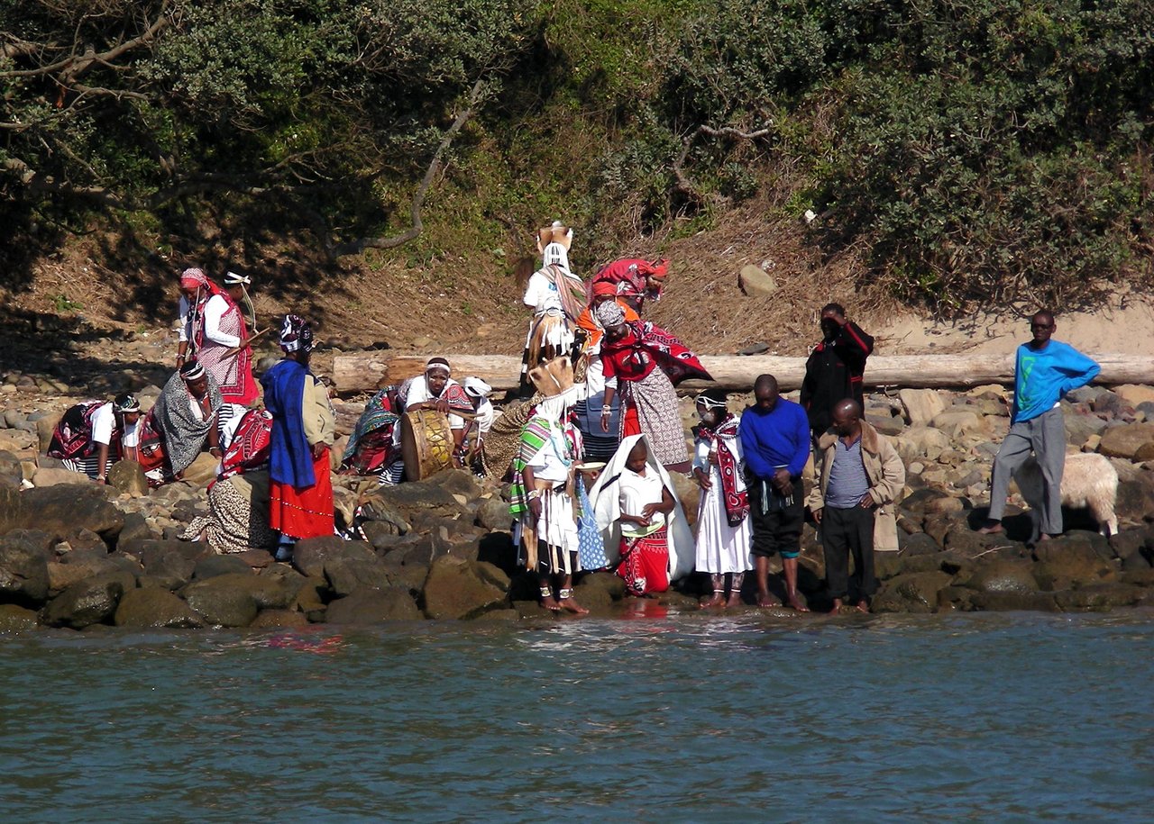 sudafrica itinerario: Un rito religioso sulla spiaggia a Port St. John