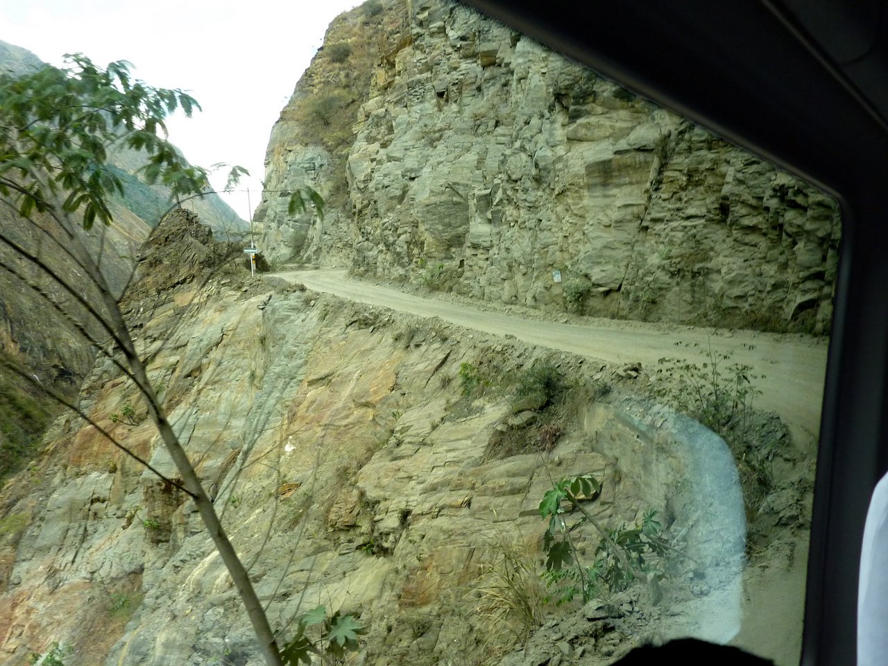 Machu Picchu low cost: strada sterrata