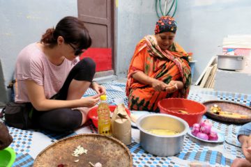 corso di cucina a zanzibar - paola al lavoro