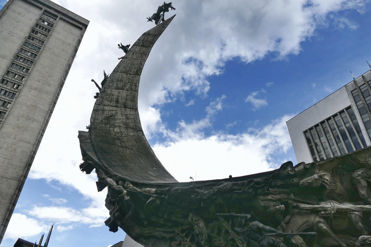 itinerario di tre settimane in colombia: Monumento a la Vida a Medellin