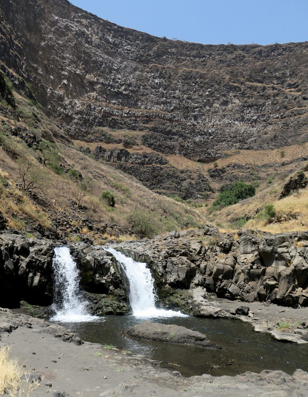 lago natron tanzania: le cascate del fiume Engaresero