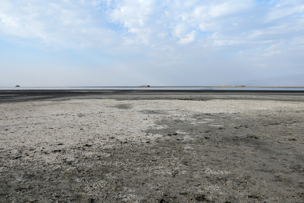 lago natron tanzania: le rive del lago