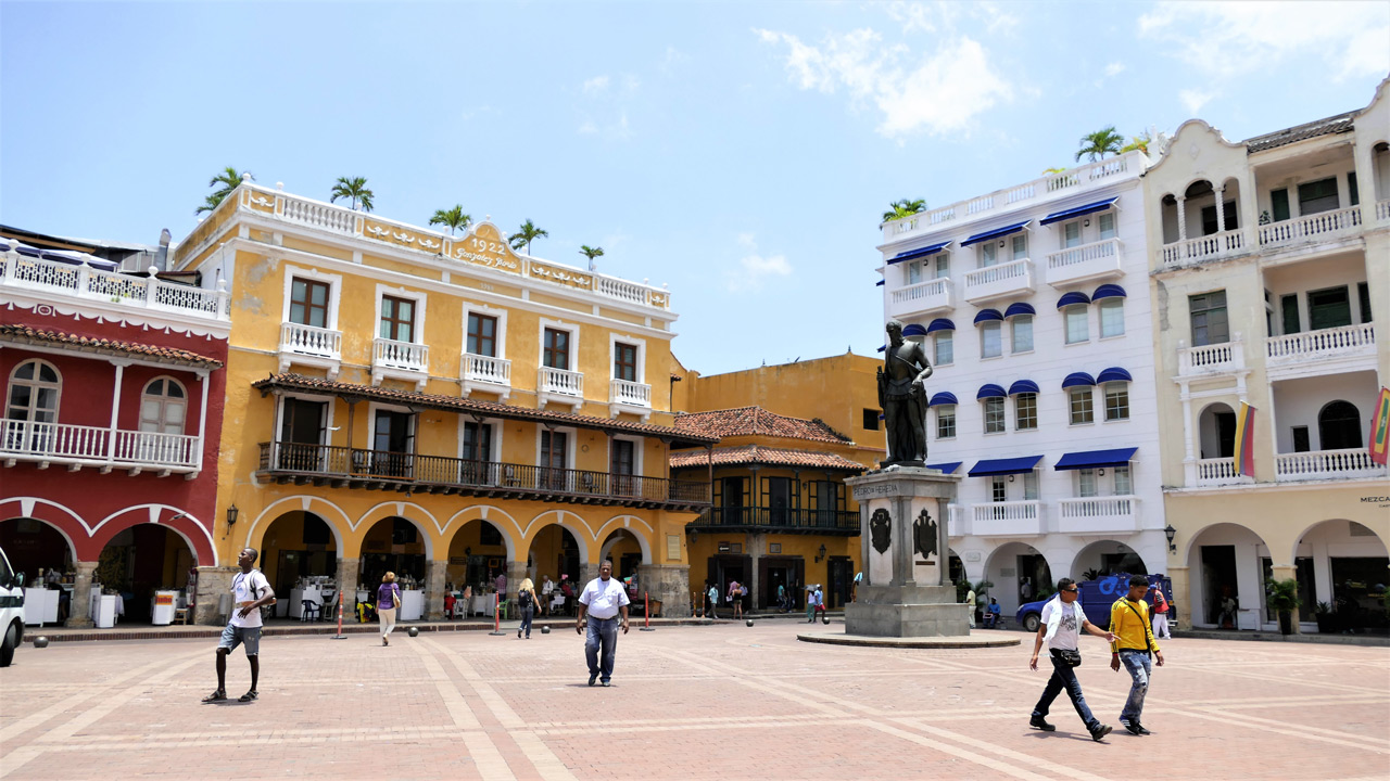 cartagena colombia: plaza de la paz