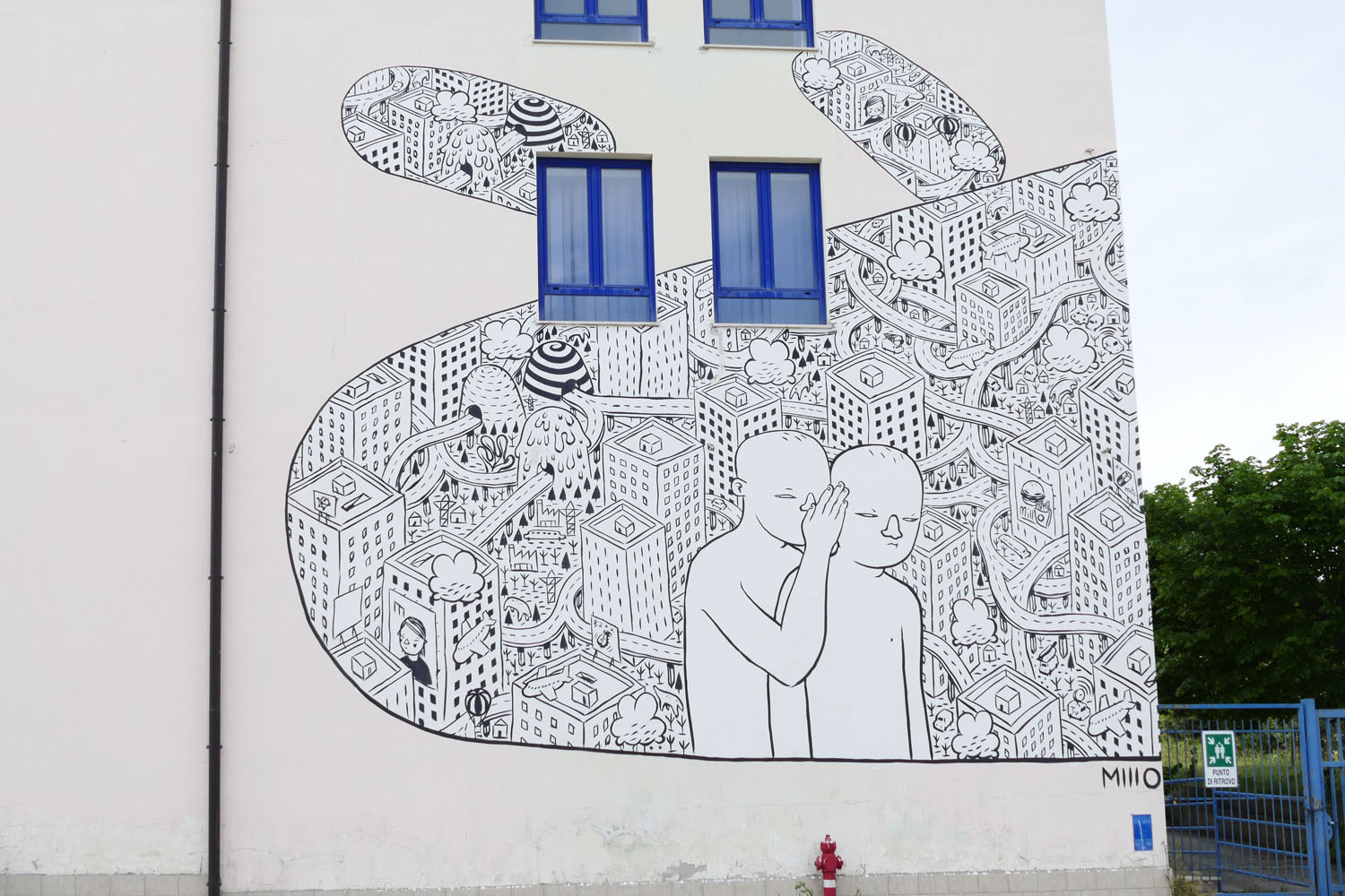 Street Art a Santa Croce di Magliano: Can you keep a secret? di Millo